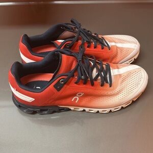 ON Men’s Gym Shoes Size 10